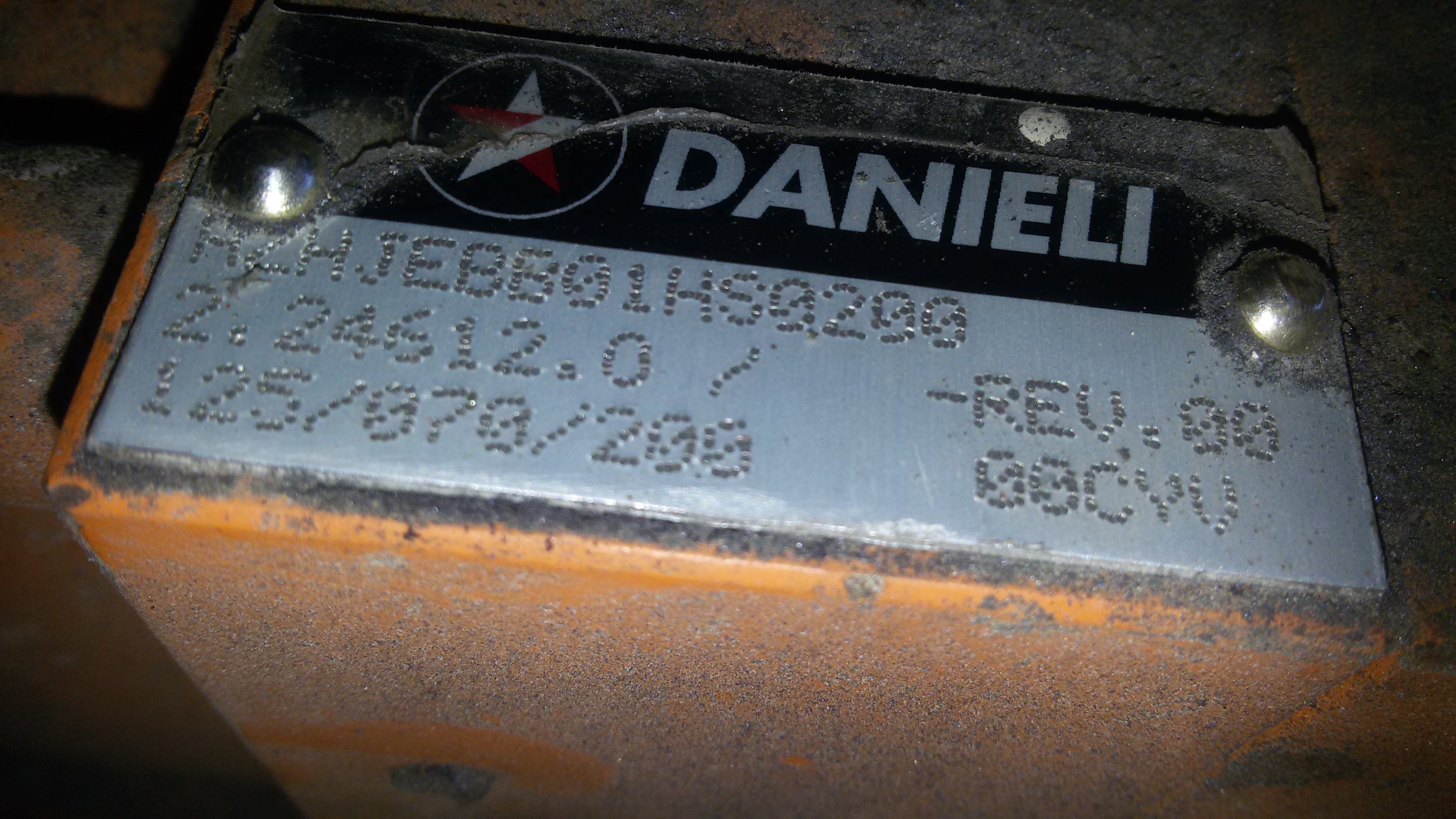 A0002796-连杆液压缸 (DANIELI) (轧材精整区尾部剪切机) 40x28x43.2 毫米